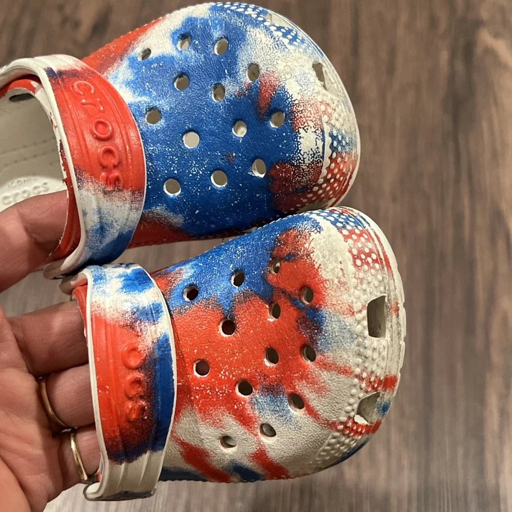 Crocs Kids Classic Tie-Dye Graphic Clog Blue / Red / White C6